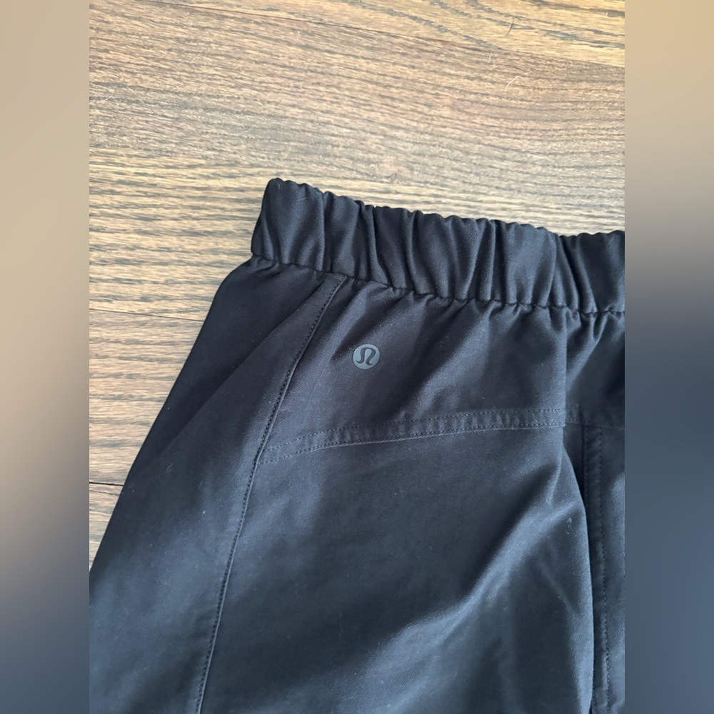 Lululemon Women's‎ Black Light Utilitech Cargo Pocket High Rise Crop Size 29 - Picture 8 of 12